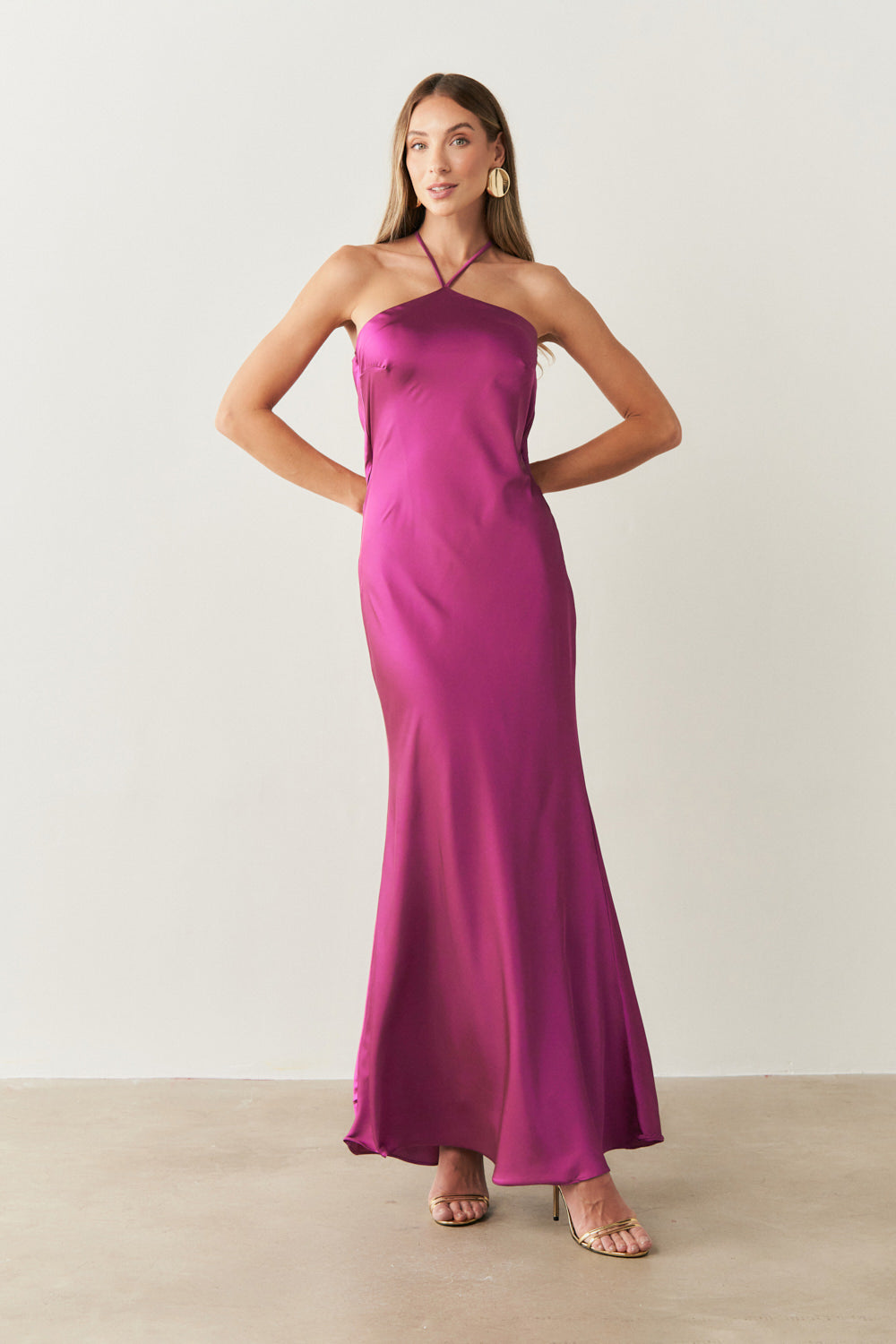 Vestido Long Midi de Cetim com Decote Triangular e Amarração nas Costas - Capri Fúcsia