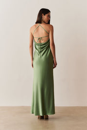 Vestido Long Midi de Cetim com Decote Triangular e Amarração nas Costas - Capri Verde Matcha