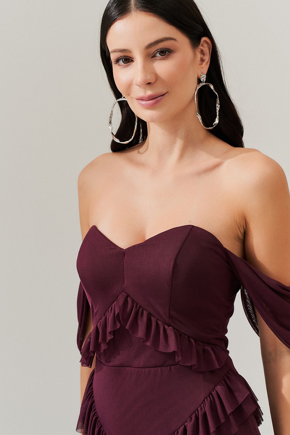 Vestido Longo Decote Coração com Recortes de Babado - Mendoza Roxo Beringela