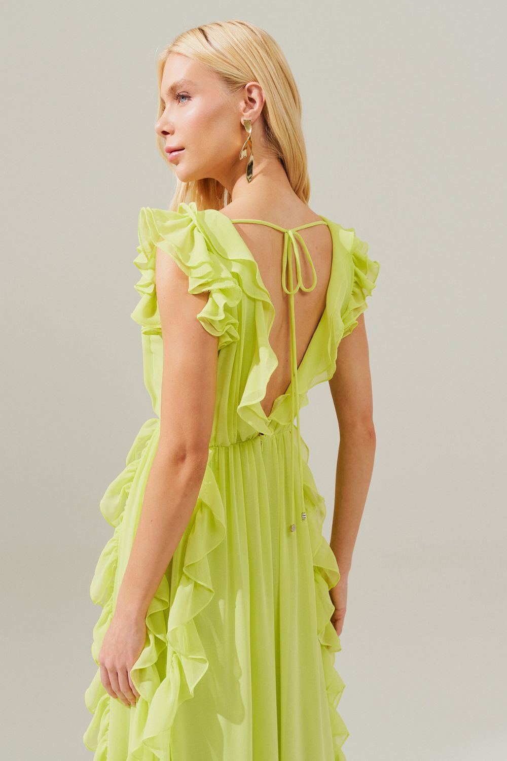 Vestido Longo Decote V com Babados no Decote, Manga e Saia - Bruma Lima