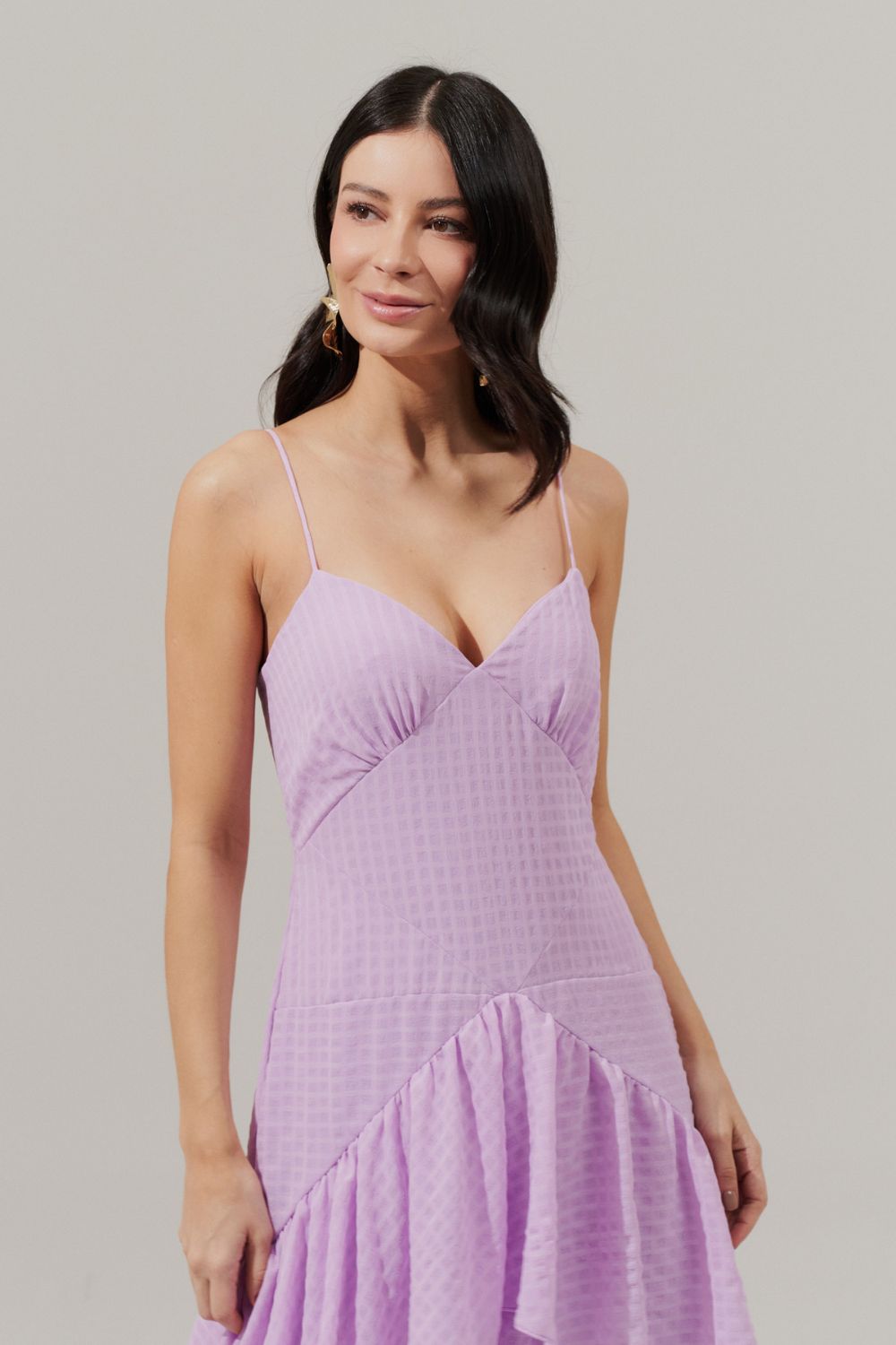 Vestido Longo Decote V e Saia Assimétrica com Babados - Monte Negro Lilás