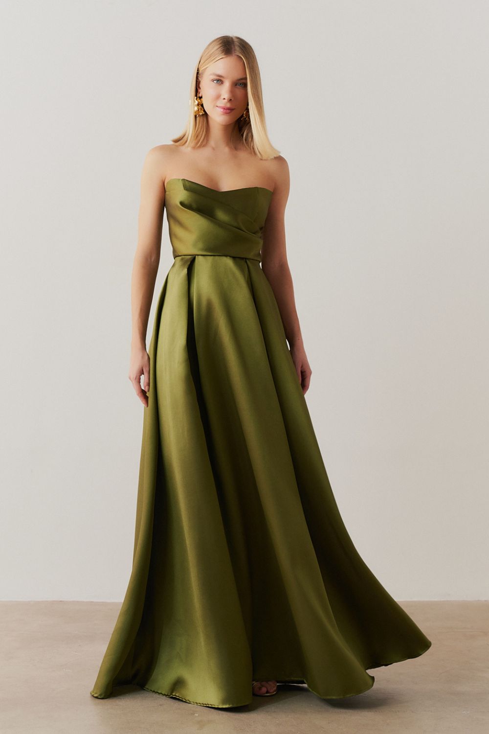 Vestido Longo Sem Alça, Pregas na Saia e Busto - Santorini Oliva
