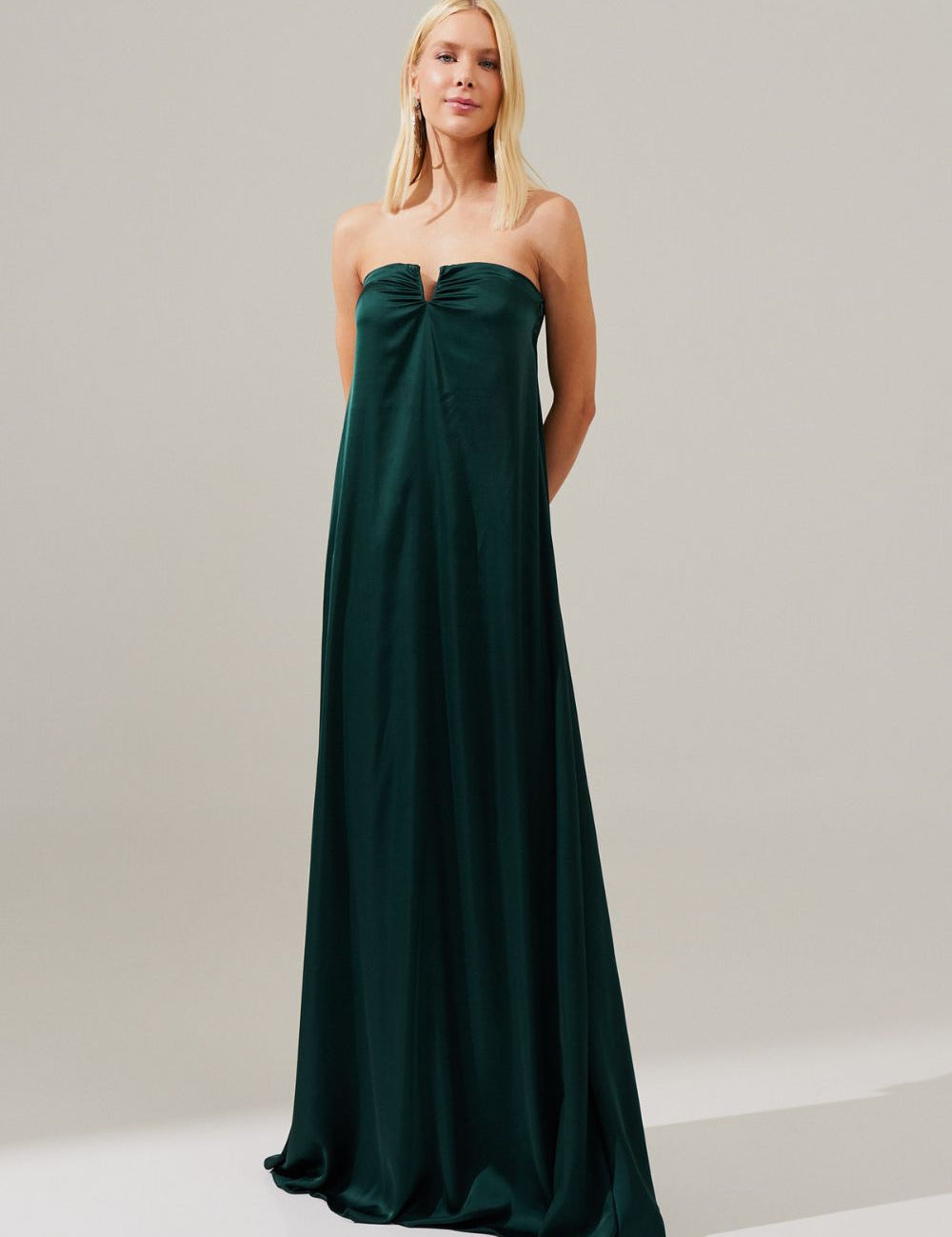 vestido_longo_sem_alcas_com_decote_em_v_sao_paulo_verde_bandeira_escuro_2562_2_12a6c6932d609547334b9285dc04d67b.jpg