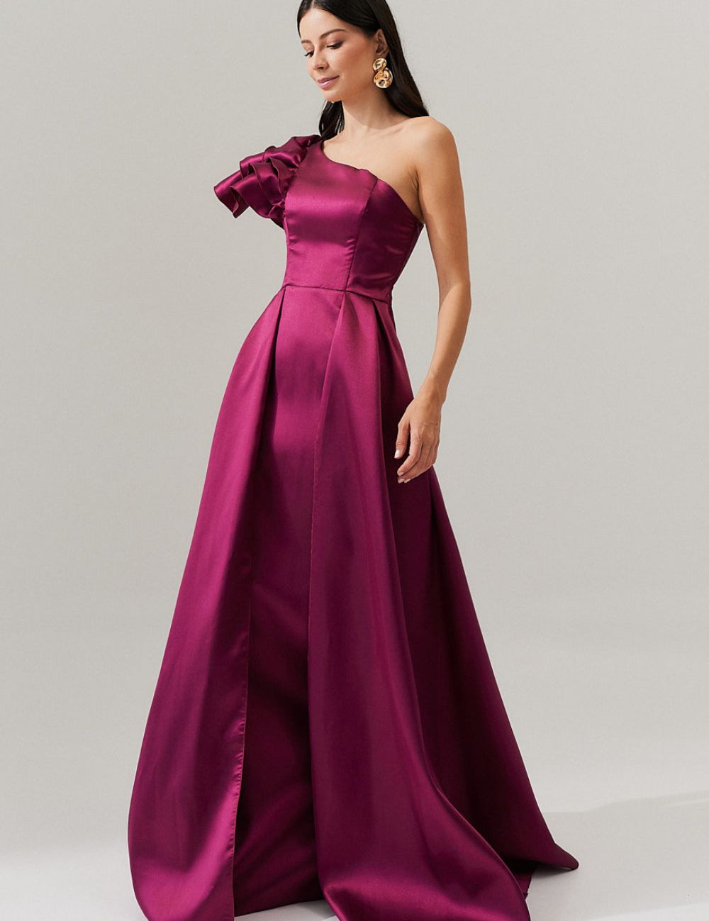 vestido_longo_um_ombro_so_com_babados_e_saia_dupla_everest_fucsia_2288_1_a3749e1b0718dcbe5983a0a8861c6c48.jpg