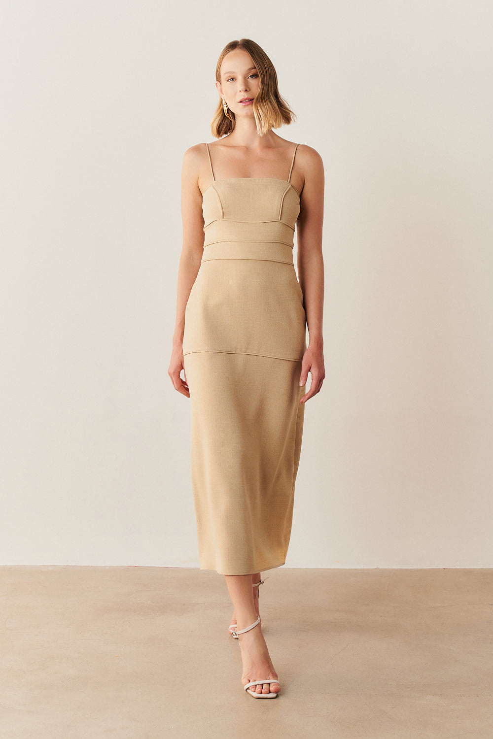 Vestido Midi Casual com Decote Reto e Saia Lápis com Detalhes em Viés - Ohio Bege