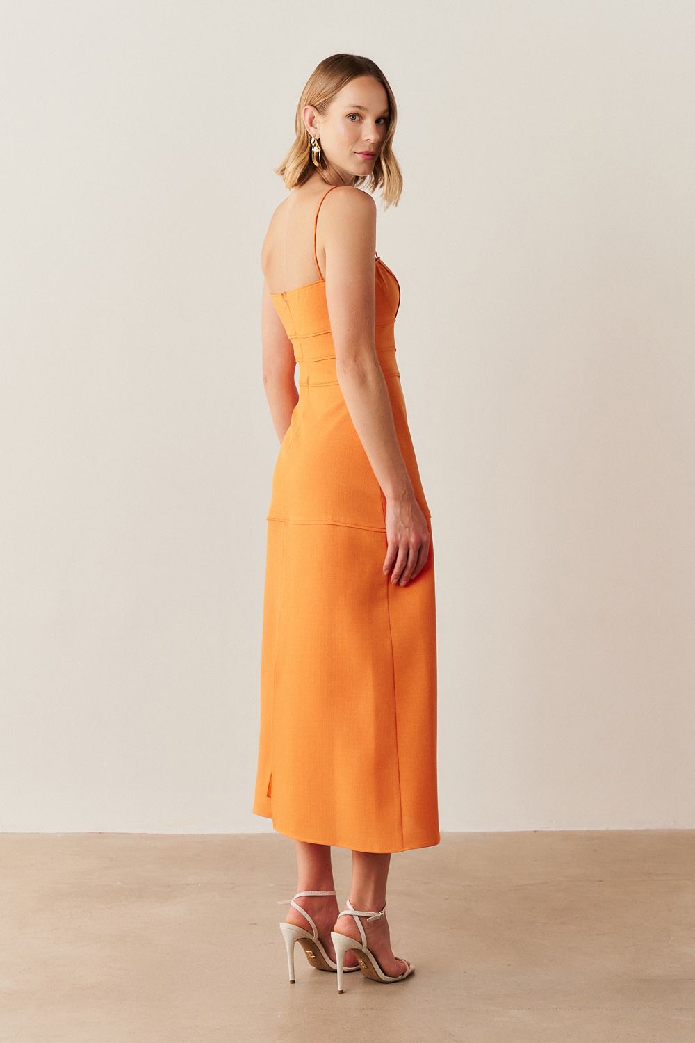 Vestido Midi Casual com Decote Reto e Saia Lápis com Detalhes em Viés - Ohio Laranja