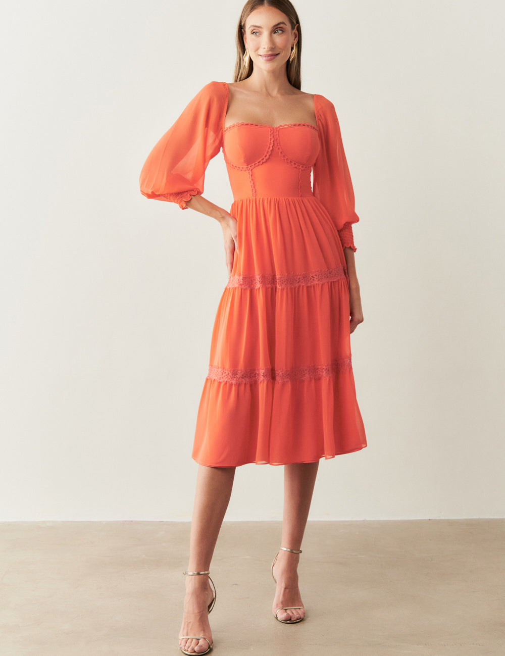 vestido_midi_com_detalhe_em_renda_guipir_aiko_coral_1322_1_9cbcf705aa1aae42d5bcfcbd2f932408.jpg